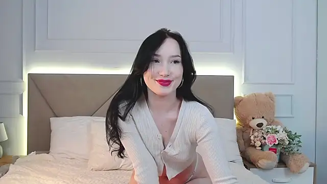 Snapshot of LeilaLow chatting on March 7, 2025, 12:45 pm LeilaLow online show from March 7, 2025, 12:45 pm