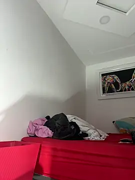 linatarens online show from March 13, 2025, 1:32 am