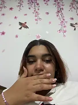 Anny arango  online show from September 19, 2025, 3:32 am
