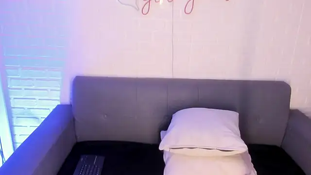 Snapshot of karina_gomez_18 chatting on November 27, 2025, 11:32 am karina gomez 18 online show from November 27, 2025, 11:32 am