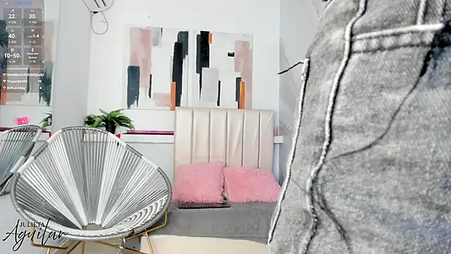 Snapshot of julieta_aguilar1 chatting on November 22, 2025, 6:51 pm julieta aguilar1 online show from November 22, 2025, 6:51 pm