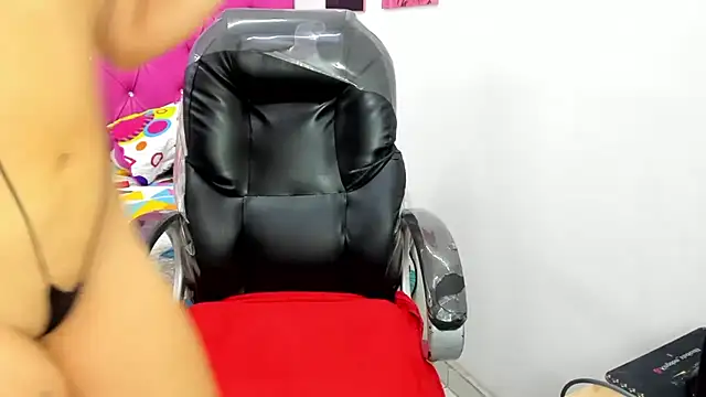 Snapshot of Helen_russo chatting on March 8, 2025, 5:54 pm Helen russo online show from March 8, 2025, 5:54 pm