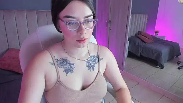 Snapshot of Charlotte_Olsen_ chatting on February 10, 2025, 12:29 pm Charlotte Olsen online show from February 10, 2025, 12:29 pm
