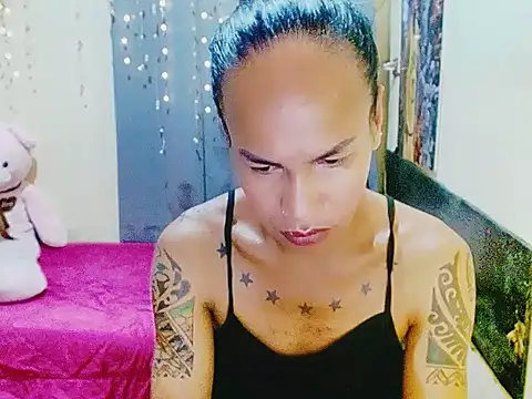 Snapshot of Indaypakay_ts chatting on October 24, 2025, 11:26 pm Indaypakay ts online show from October 24, 2025, 11:26 pm