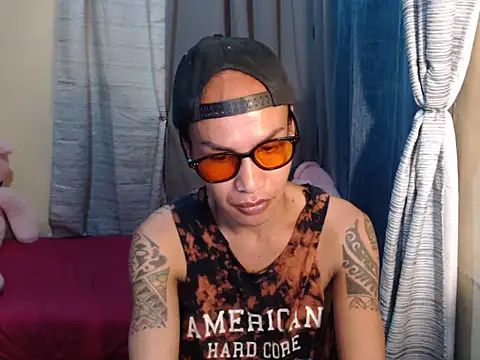 Snapshot of Indaypakay_ts chatting on February 19, 2026, 12:40 am Indaypakay ts online show from February 19, 2026, 12:40 am