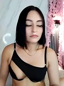 Snapshot of Nanda_Vixen chatting on September 11, 2025, 10:21 pm Nanda Vixen online show from September 11, 2025, 10:21 pm