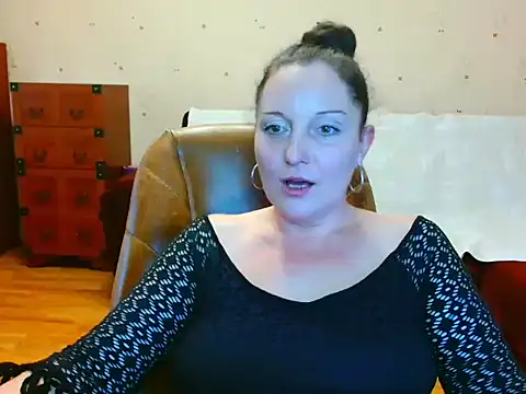 Snapshot of Alice3694 chatting on February 1, 2025, 11:10 am Alice3694 online show from February 1, 2025, 11:10 am