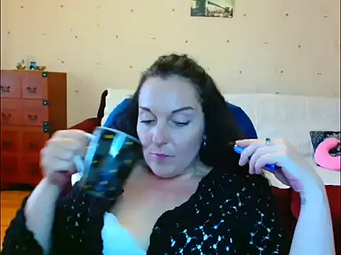 Alice3694 online show from May 18, 2026, 6:51 am