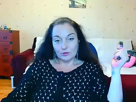 Alice3694 online show from May 26, 2026, 7:17 am