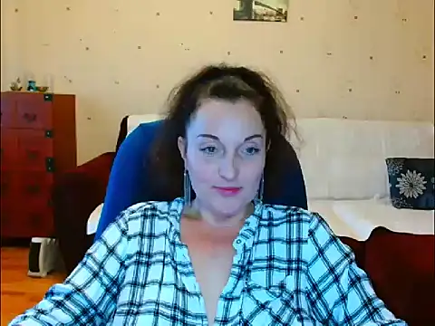Alice3694 online show from May 15, 2026, 6:22 am