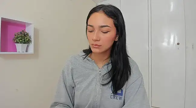 Snapshot of ASIAM_BRUNET chatting on February 25, 2025, 1:00 pm ASIAM BRUNET online show from February 25, 2025, 1:00 pm