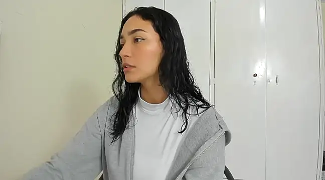 Snapshot of ASIAM_BRUNET chatting on February 22, 2025, 1:13 pm ASIAM BRUNET online show from February 22, 2025, 1:13 pm