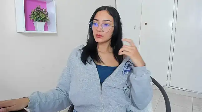 Snapshot of ASIAM_BRUNET chatting on March 4, 2025, 1:59 pm ASIAM BRUNET online show from March 4, 2025, 1:59 pm