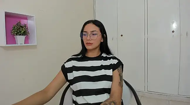 Snapshot of ASIAM_BRUNET chatting on February 26, 2025, 1:00 pm ASIAM BRUNET online show from February 26, 2025, 1:00 pm