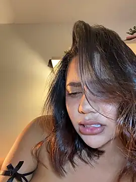 Snapshot of Aryrosee chatting on June 14, 2026, 8:32 pm Aryrosee online show from June 14, 2026, 8:32 pm