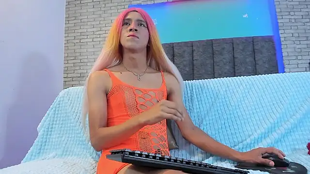 Snapshot of Samira_Ali chatting on December 5, 2024, 12:50 pm Samira Ali online show from December 5, 2024, 12:50 pm