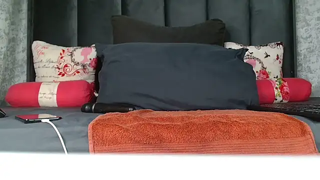 Snapshot of Lucy_Blacksilk chatting on February 16, 2026, 7:45 pm Lucy Blacksilk online show from February 16, 2026, 7:45 pm