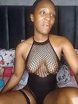 Snapshot of Lucy_Blacksilk chatting on February 2, 2026, 10:20 pm Lucy Blacksilk online show from February 2, 2026, 10:20 pm