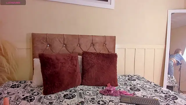 Snapshot of emagarcia chatting on January 24, 2025, 1:57 pm emagarcia online show from January 24, 2025, 1:57 pm