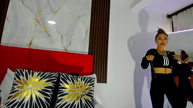 Snapshot of emagarcia chatting on December 22, 2025, 1:11 pm emagarcia online show from December 22, 2025, 1:11 pm