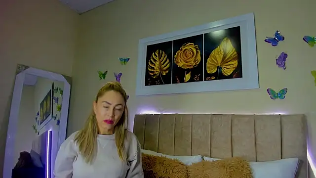 Snapshot of emagarcia chatting on September 28, 2025, 10:44 am emagarcia online show from September 28, 2025, 10:44 am