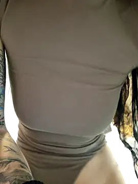 Snapshot of roxi_katty chatting on May 31, 2026, 8:20 pm roxi katty online show from May 31, 2026, 8:20 pm