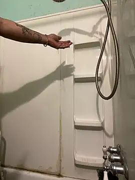 yomanfriend online show from December 29, 2024, 1:34 am