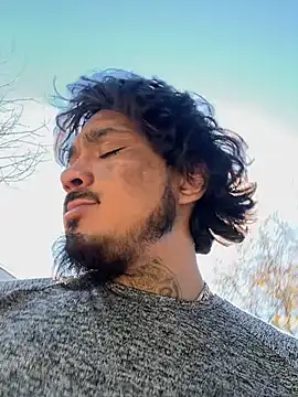 yomanfriend online show from December 23, 2024, 10:01 pm