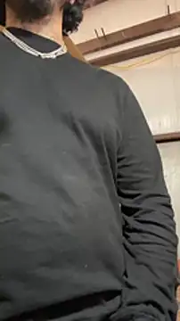 yomanfriend online show from December 25, 2024, 6:30 pm