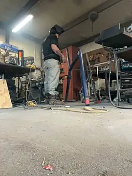 yomanfriend online show from January 17, 2025, 4:04 pm