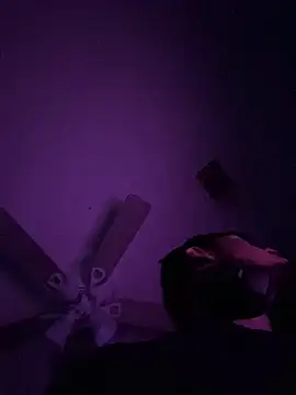 yomanfriend online show from October 30, 2025, 4:55 am