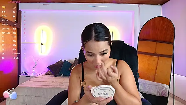 Snapshot of _gaby2 chatting on February 12, 2025, 12:22 pm gaby2 online show from February 12, 2025, 12:22 pm