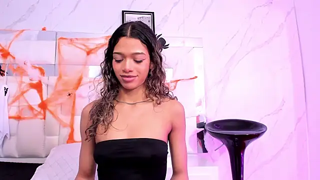 BritneyCollins online show from October 12, 2025, 2:29 pm