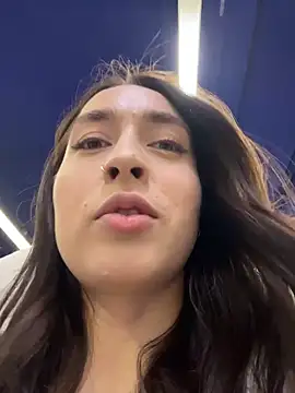 Holly Play online show from February 8, 2026, 12:03 pm