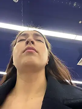 Holly Play online show from January 7, 2026, 12:32 pm