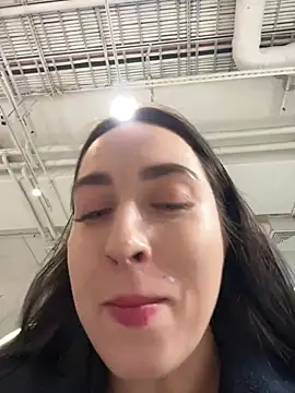 Snapshot of Holly_Play chatting on January 28, 2025, 10:23 am Holly Play online show from January 28, 2025, 10:23 am