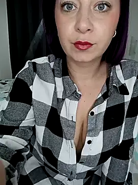 Snapshot of Chaudesquirt chatting on February 5, 2025, 1:11 pm Chaudesquirt online show from February 5, 2025, 1:11 pm