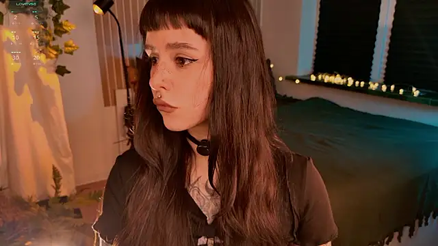 Snapshot of MichaellaMoon chatting on February 25, 2026, 4:07 pm MichaellaMoon online show from February 25, 2026, 4:07 pm