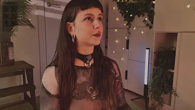 Snapshot of MichaellaMoon chatting on January 17, 2026, 6:00 pm MichaellaMoon online show from January 17, 2026, 6:00 pm