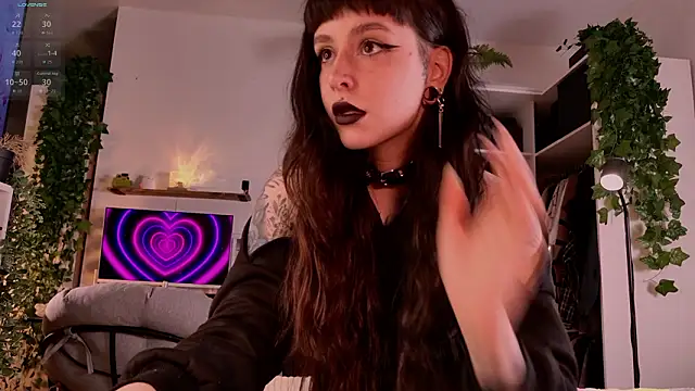 Snapshot of MichaellaMoon chatting on March 26, 2026, 6:39 pm MichaellaMoon online show from March 26, 2026, 6:39 pm