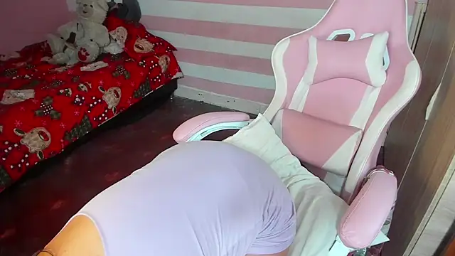 Loveequinn online show from January 1, 2025, 8:26 pm