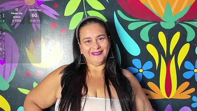 Snapshot of Sharllot_bbw chatting on October 2, 2025, 3:37 pm Sharllot bbw online show from October 2, 2025, 3:37 pm
