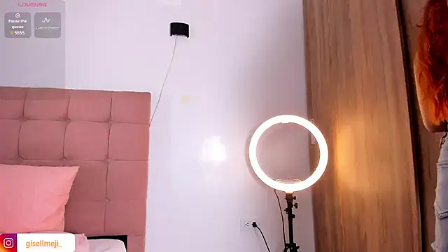 Gisellmejiaa online show from March 8, 2025, 12:41 pm