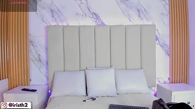 Snapshot of Iris_Thompson_ chatting on February 24, 2026, 4:13 am Iris Thompson online show from February 24, 2026, 4:13 am