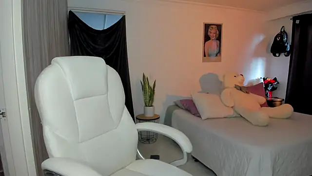 Snapshot of lucy_diiaz chatting on November 29, 2025, 9:37 pm lucy diiaz online show from November 29, 2025, 9:37 pm