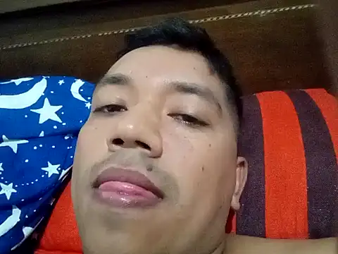 Snapshot of angelito0219 chatting on December 2, 2024, 12:57 pm angelito0219 online show from December 2, 2024, 12:57 pm