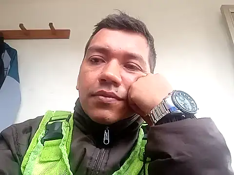 Snapshot of angelito0219 chatting on January 26, 2025, 12:33 pm angelito0219 online show from January 26, 2025, 12:33 pm