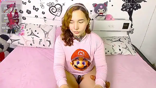 cutekat  online show from February 18, 2026, 3:59 am