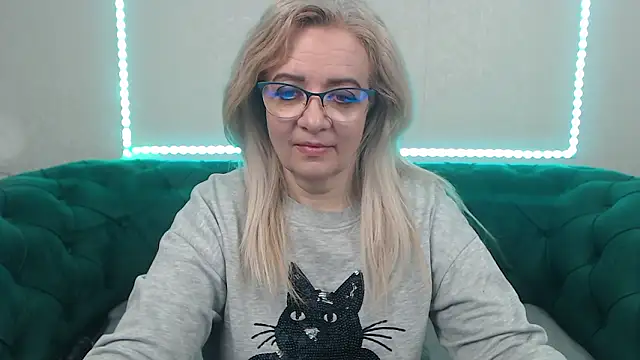 Snapshot of IvanaCharm chatting on February 10, 2026, 4:44 am IvanaCharm online show from February 10, 2026, 4:44 am