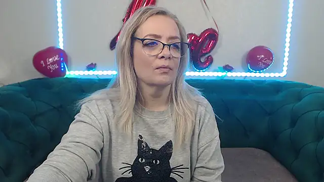 Snapshot of IvanaCharm chatting on February 15, 2026, 4:24 am IvanaCharm online show from February 15, 2026, 4:24 am